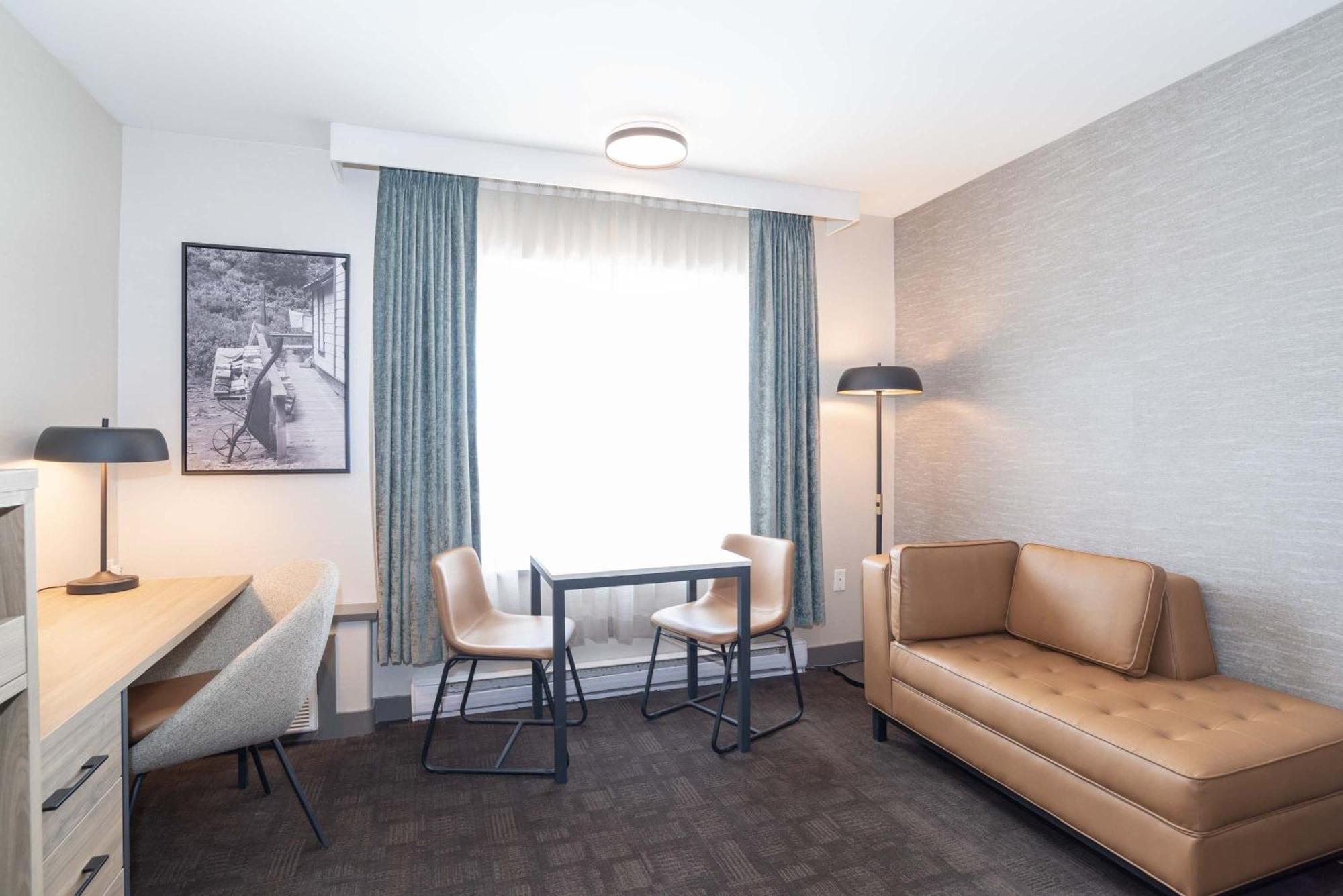Sandman Hotel Quesnel Eksteriør billede